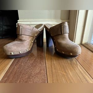 Jessica Simpson tan suede mules, size 8 1/2